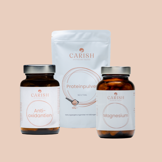 Die 3 Produkte des Muskelpakets zum Aufbau von Muskeln bei Sportlern. Ganz links die Antioxidantien Kapseln, in der Mitte das Proteinpulver und rechts die Magnesium Kapseln.