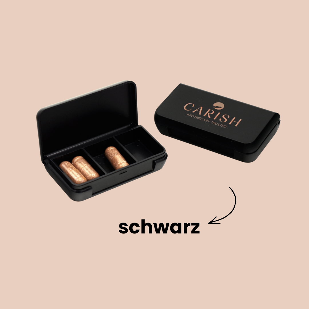 Die Pillendose von Carish für unterwegs in einer schwarzen Farbe. 