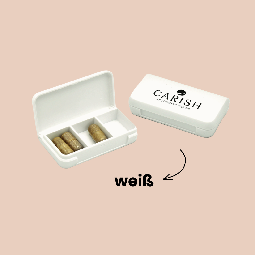 Die Pillendose von Carish für unterwegs in einer weißen Farbe. 