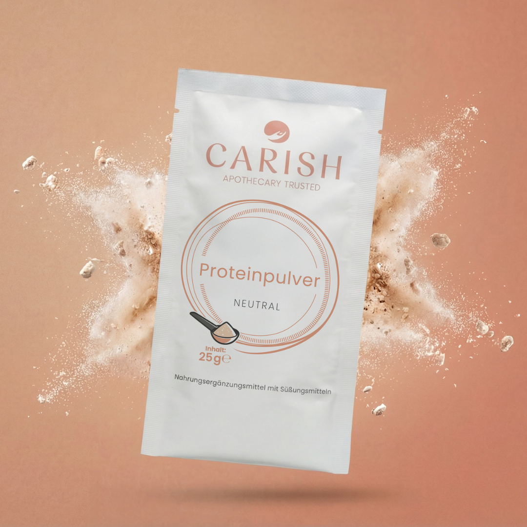Das Proteinpulver neutral Sachets vor einem orangen Hintergrund. 