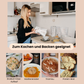Nina Milenkovics steht in der Küche und wiegt in einer Schale das Proteinpulver neutral ab. Darunter 4 Fotos von Beispielrezepten. 