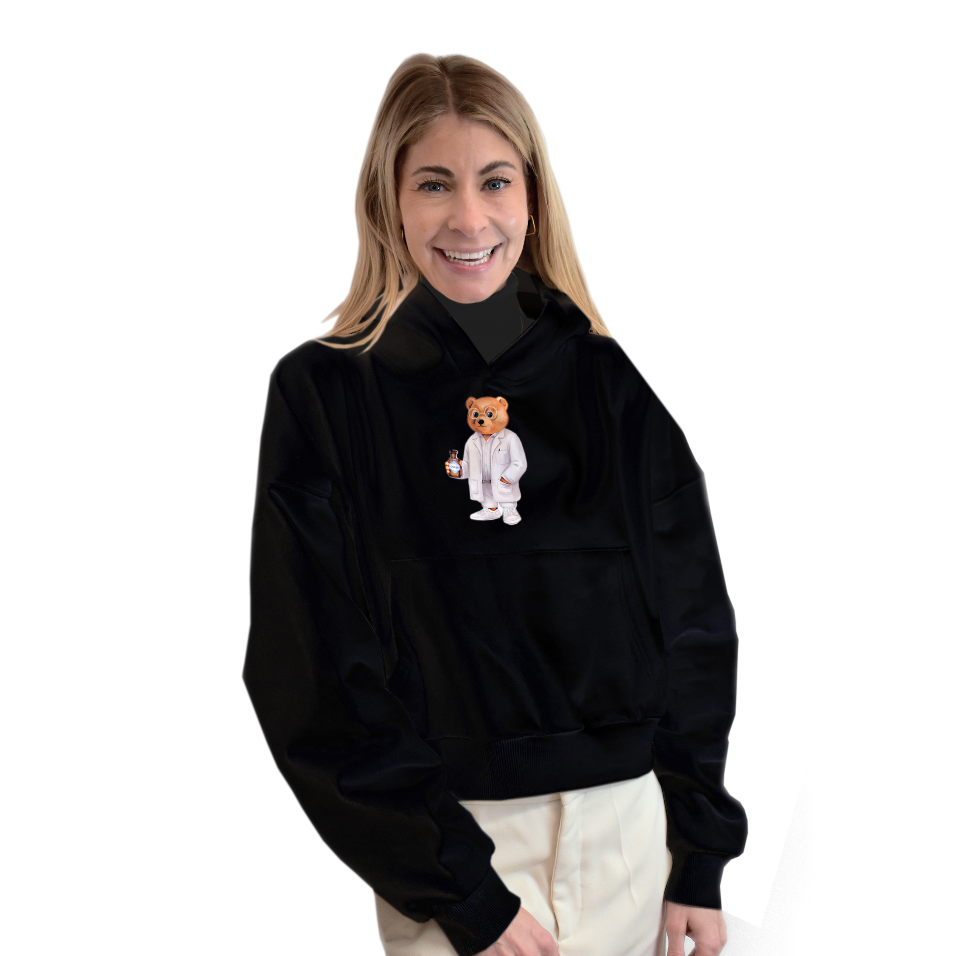 Nina Milenkovics trägt den Carish und Baron Filou Hoodie in schwarz. 